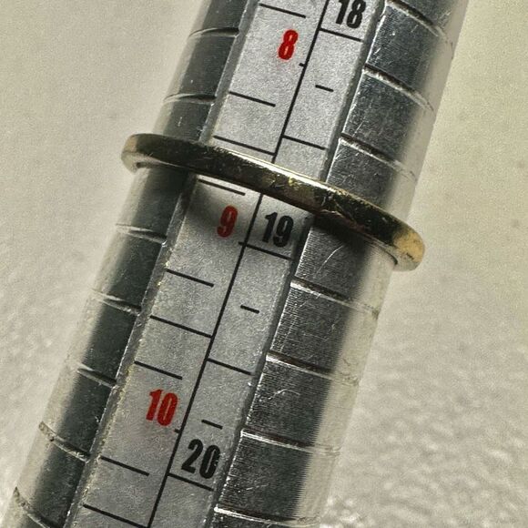 Gold tone circle rhinestone ring - Picture 4 of 7